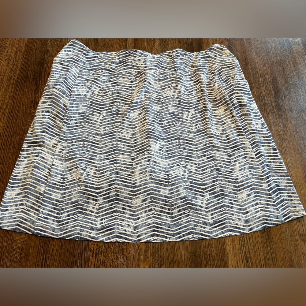 Nivo Gray Chevron Active Skort Gold Tennis Pickleball - size M
